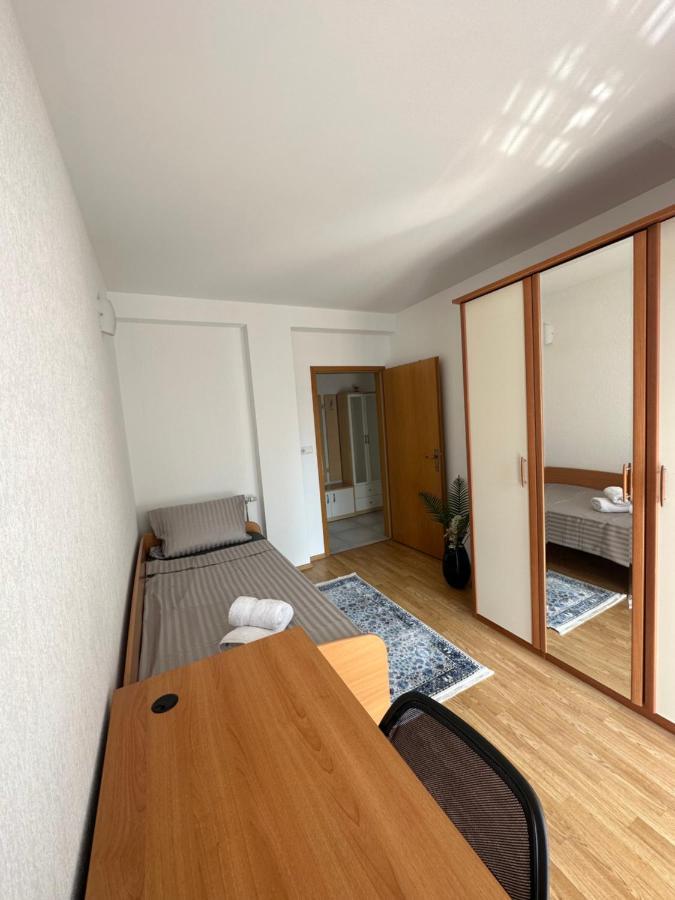 Spacious 3-Bedroom Condo Next To City Center Pristina Eksteriør billede