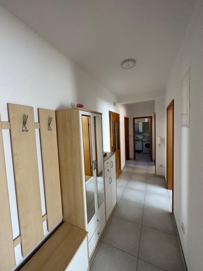 Spacious 3-Bedroom Condo Next To City Center Pristina Eksteriør billede